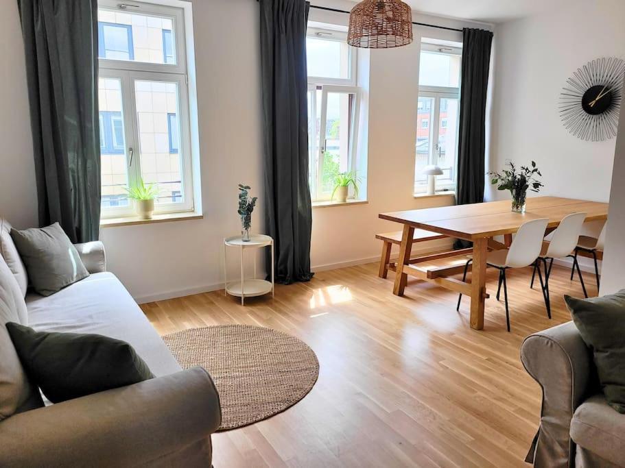 Stylisches Zentrales City-Apartment Mit 2 Balkonen Leipzig Eksteriør billede